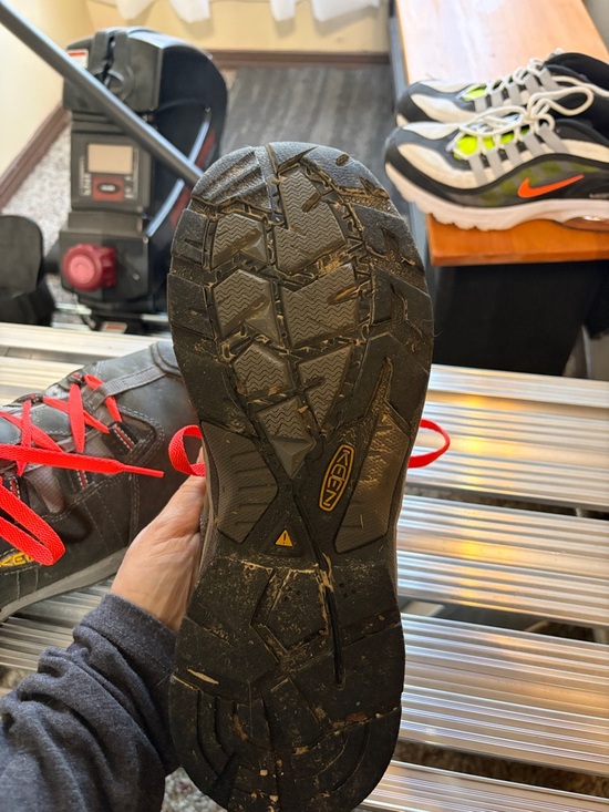 Keen Brown Hiking Shoes with Red Laces safely toe main image 5